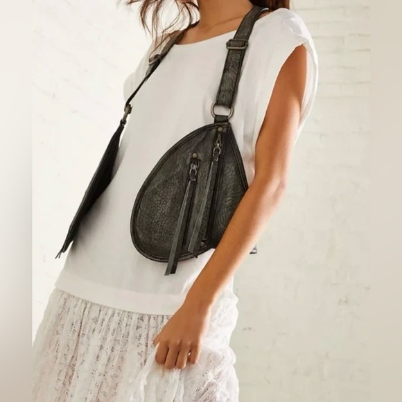 NWT $100  Free People Harness bag- adjustable straps, 4 zip-secured pockets. - Picture 2 of 9